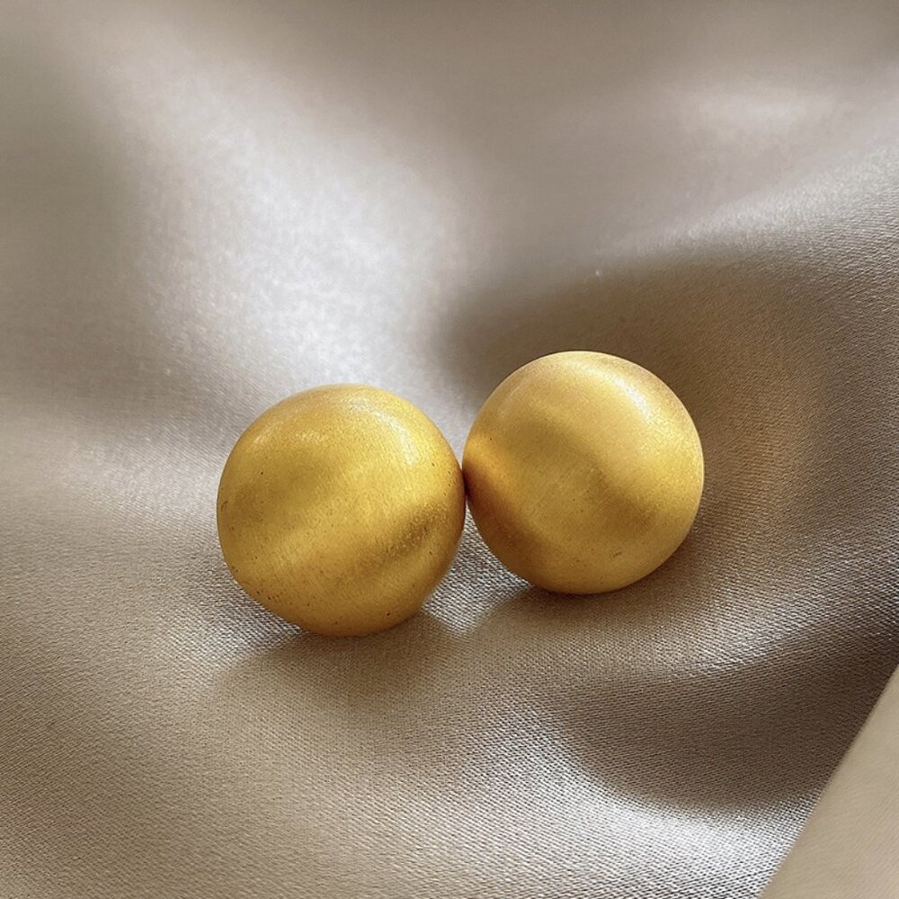 Women’s Gold Brushed Matte Round Stud Earrings Silver Needle Posts Minimalist